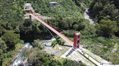 和平區環山部落南湖溪新建吊橋