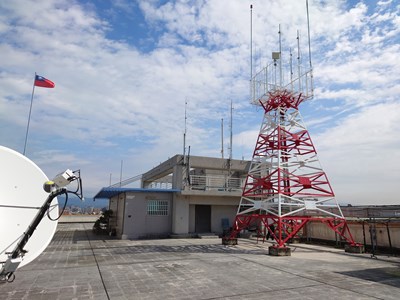 消防局數位無線電系統數位化更新(圖為消防局通訊設備)