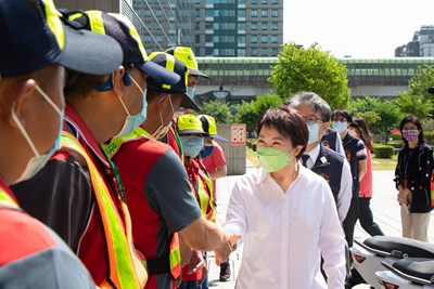 體恤環保局清潔人員辛勞　調高清潔獎金及駕駛安全獎金