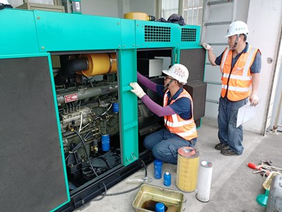 更換發電機空氣濾芯器