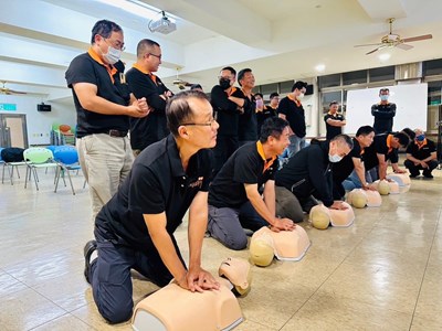 群惢結合地方中高齡退休人士急救教育與AED維護訓練_0