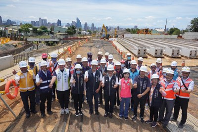 市政路延伸工程進度穩定超前！中市建設局長視察工地嘉勉工作同仁