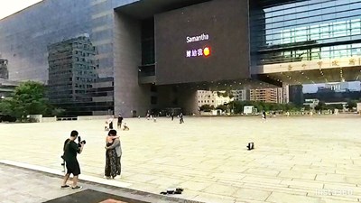 中市府前廣場1300吋大螢幕助攻  首位市民求婚成功！