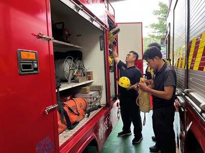 消防局各分隊加強整備防颱水域及救生救助器材_0