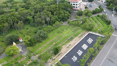 疏解治喪民眾告別場所需求，大甲殯儀館搭棚場地重整優化