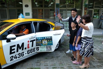 小黃公車黃26上路，由松竹車站發車，行經逢甲國小，服務大坑地區民眾與小朋友通學需求