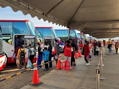 2024新社花海暨台中國際花毯節圓滿落幕,交通局疏運近6900車次,發揮轉乘接駁策略