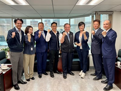 中市經發局拜會台中市進出口商業同業公會 協助業者分散市場風險