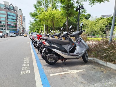 減少紙張愛地球,中市機車停車費計次路段,試辦停車費綁定代扣繳免開停車繳費單