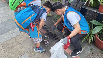 淨街一小時見成效!中市響應世界地球日 公私攜手淨街維護市容整潔 (1)