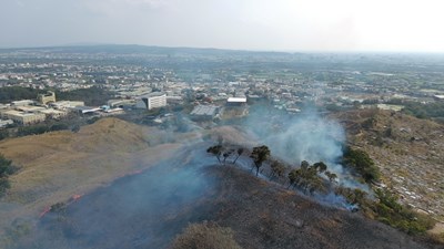 元宵節至清明節期間，民眾祭袓掃墓焚燒雜草金紙造成山林危害