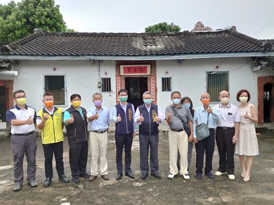 民國111年時任臺中市副市長的令狐副市長榮達率市府客委會主任委員江俊龍及地方仕紳視