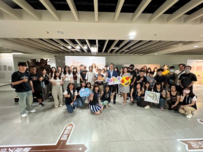 走出教室實境學習PartⅡ—逢甲大學再訪中市地稅局「金典台中 檔藏稅史」與AI智慧客服