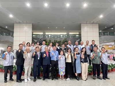 市府客委會江主委、客家委員與亞洲台灣客家聯合總會成員合影。_0