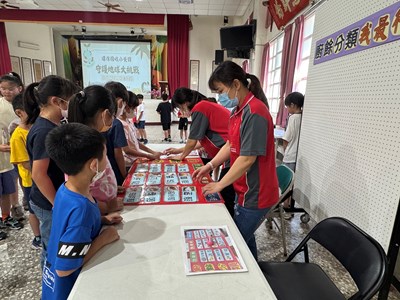 第1關「廚餘回收分類」可分辨生、熟廚餘及不同用途，進一步珍惜食物，減少食物浪費