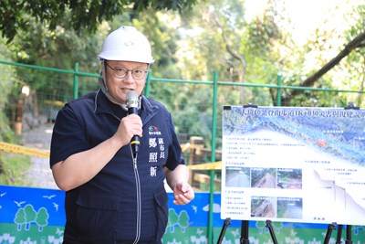 副市長鄭照新今(8)日現勘後宣布,大坑6條登山步道,將於8月9日(六)起開放通行 (2)