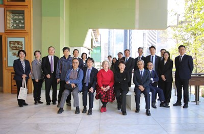 盧市長今日率團參訪昆士蘭州立圖書館1