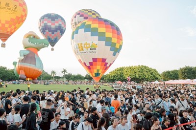 台中石岡熱氣球人氣爆棚！ 單日湧入15萬人