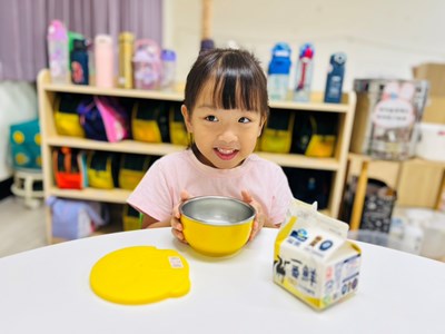 「台中有鈣讚」啟動! 中市府投入2.76億元讓24萬名學童開心喝鮮奶