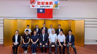 歡迎晚宴時與酒田市府地域創生部長、一般財團法人酒田DMO荒井理事長等日方貴賓合照_0