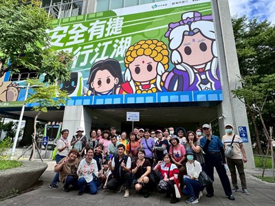 南屯區豐樂里里民參訪台中捷運豐樂公園站。