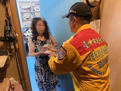 大華街54巷發現女性長者無大礙,不需安置提供飲水及糧食並給予關懷及心理支持