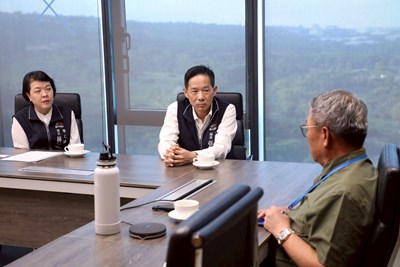 經發局長、勞工局長拜會巨大董事長_0