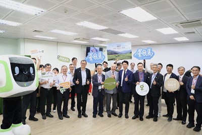 交流會邀請台中十大伴手禮與在地網路名店向與會貴賓分享其特色商品