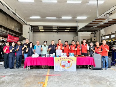 昇揚基金關懷協會捐贈救災救護器材予台中市消防局,今(7)日在中區消防分隊舉行捐贈儀_0