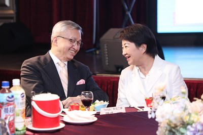 市長與東培工業陳成董事長