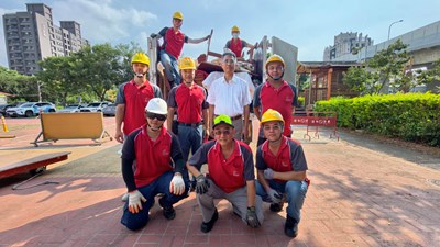 花蓮災民Call in寶之林　家具超人滿載希望再度出發