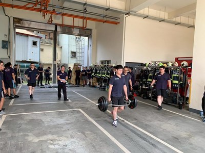 新式體能訓練-負重行走