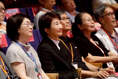 盧市長參加台中市第30屆大墩美展頒獎典禮