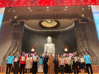 受贈學校大合照