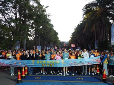 主照-臺中國際馬拉松匯聚來自35國、近三千名的國內外跑者參加。