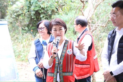 盧市長視察雪山坑步道