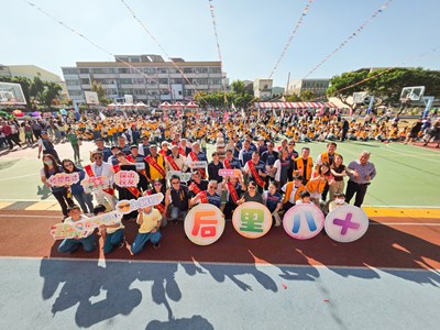 后里國小出席人員大合照_0