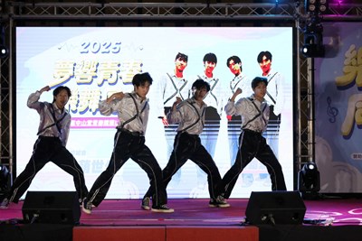 【多校組合「萌世代」】贏得 舞蹈類首獎