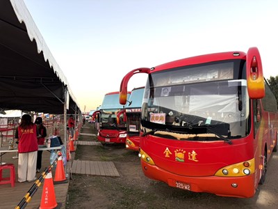 台中國際花毯節圓滿落幕，市府交通疏運順暢，接駁車共出動超過6,500車次