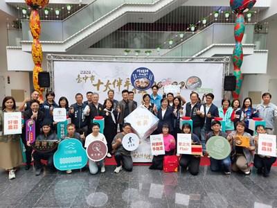 「2026第17屆臺中市十大伴手禮」票選活動即日起開放店家網路報名，至12月26日截止。