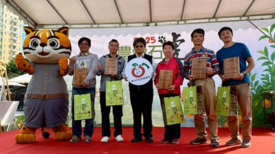 「友善石虎守護者」得獎人合影，見證在地農友與社區長期陪伴石虎的守護承諾。_0_0