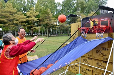 溫暖迎冬至　中市府攜手宏樹公益協會關懷弱勢家庭