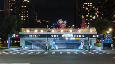 耶誕佳節將至，中市交通局也於停車場布置主題燈飾，點亮城市幸福感_0
