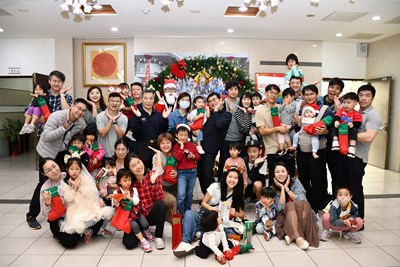 聖誕親子同樂學防災 中市消防局溫馨打造「平安聖誕」家庭日 (1)