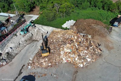 沙鹿區犁份東段廢棄物堆置場址現場空拍廢木材堆置區畫面_0