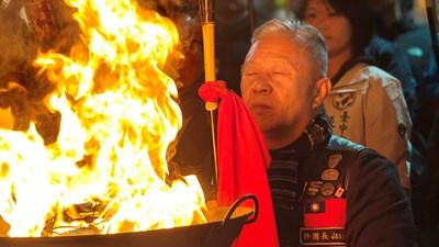 圖1.創辦人許振榮團長帶領鼓神祭儀式