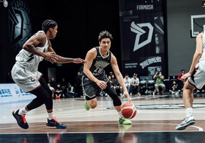 場內熱血沸騰，展現職籃賽事為城市帶來的強大吸引力與消費動能