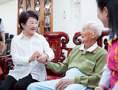 育兒友善・銀得幸福  盧秀燕打造老幼宜居臺中