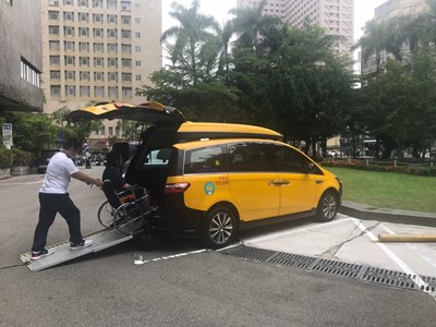 通用計程車服務行動不便民眾，一年服務超過8萬趟次