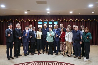 盧市長與貴賓合影